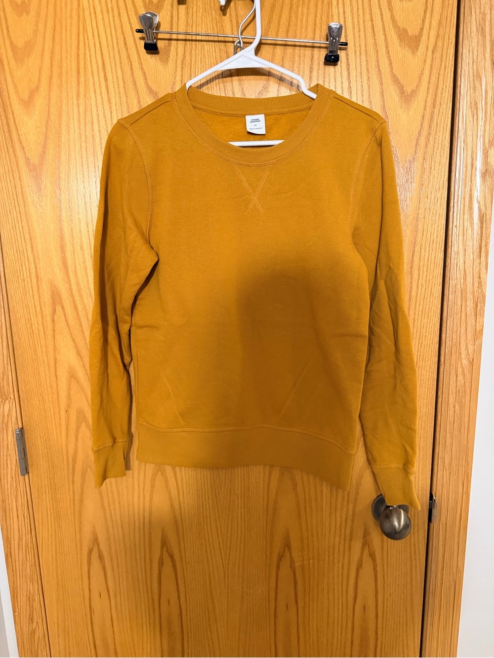 Amazon Essentials Crewneck Sweatshirt - Mustard Yellow